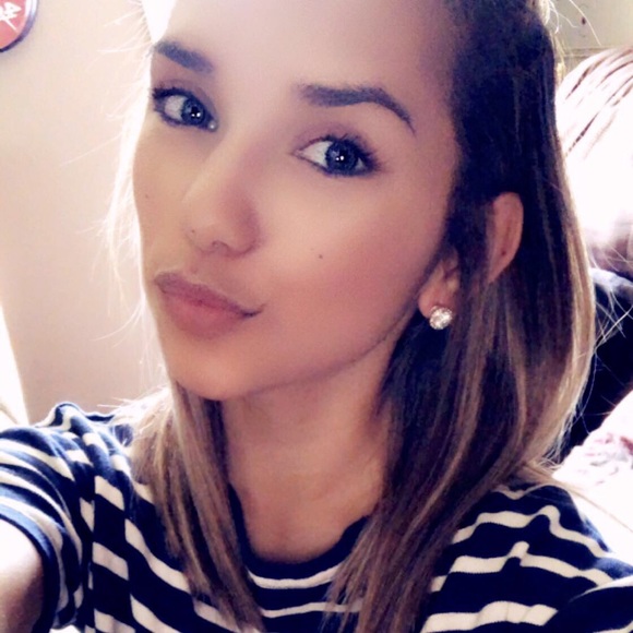 Meet your Posher, Tiffany - Picture 1 of 1